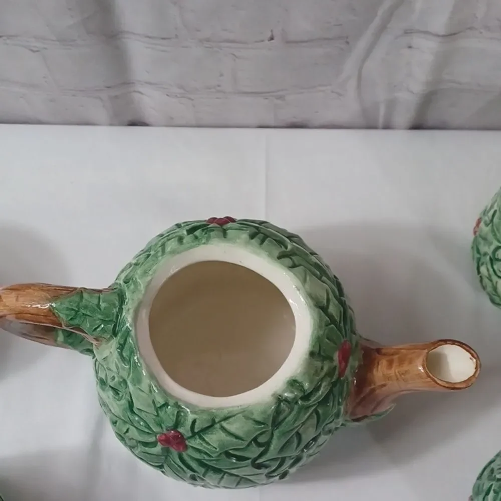 Nantucket Vintage Rare 5 Piece Holly Ceramic Tea Set